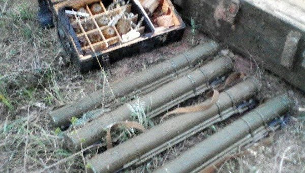 Тайник с гранатами и гранатометами в Донбассе
