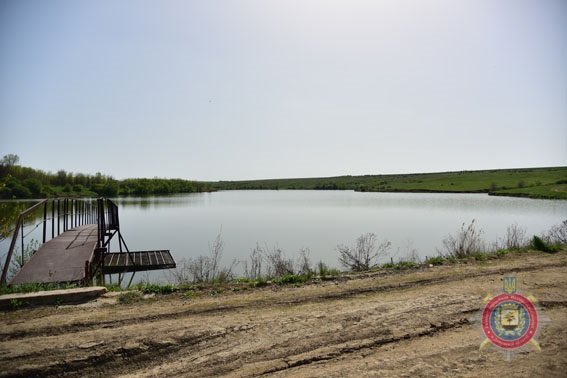 Пропавших в Донецкой области девушку и многодетного отца наши на дне озера в соседней области