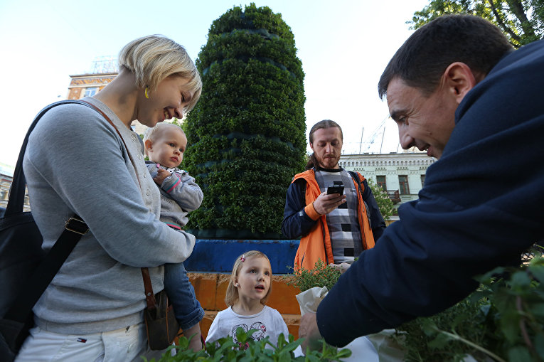 Открытие инсталляции Ритуал природы на постаменте памятника Ленину в Киеве