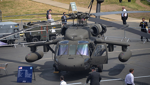 Американский многоцелевой вертолет Сикорский UH-60 Блэк Хок