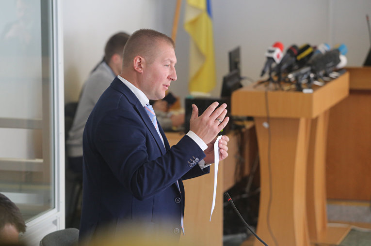 Адвокат Виталий Сердюк на суде по обвинению экс-президента Виктора Януковича в государственной измене