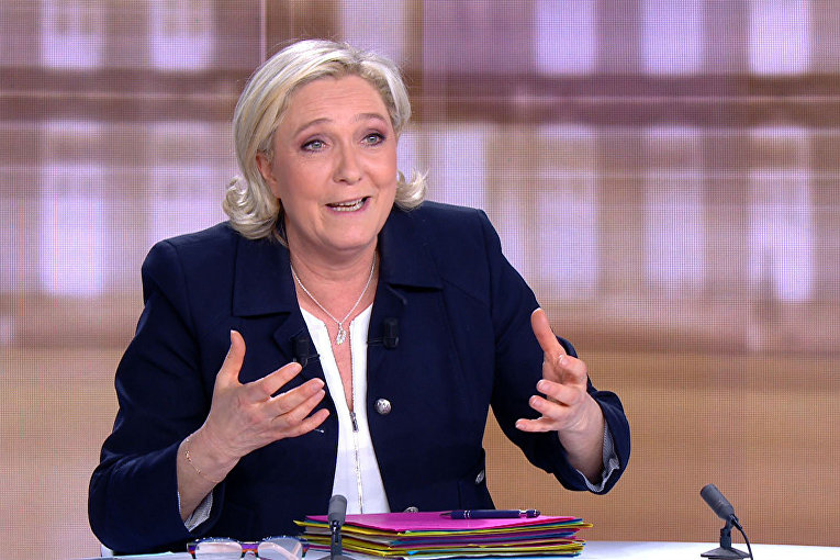 Ле Пен в ходе дебатов 3 мая 2017