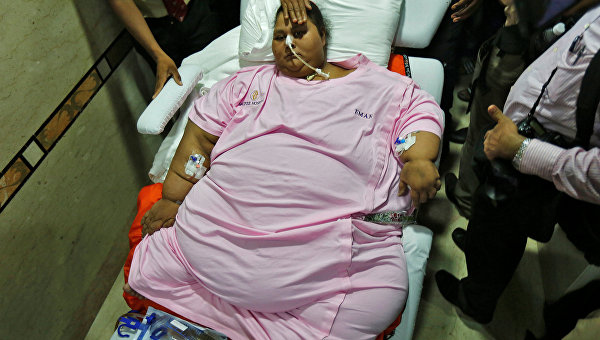 Египтянка Иман Ахмед Абдулати, которая считалась самой тяжелой женщиной мира и весила около 500 килограммов, в ходе курса лечения в индийской клинике города Мумбаи похудела до 171 килограмма.