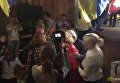 Разбила грамоту на голове: в Славянске во время концерта произошла драка