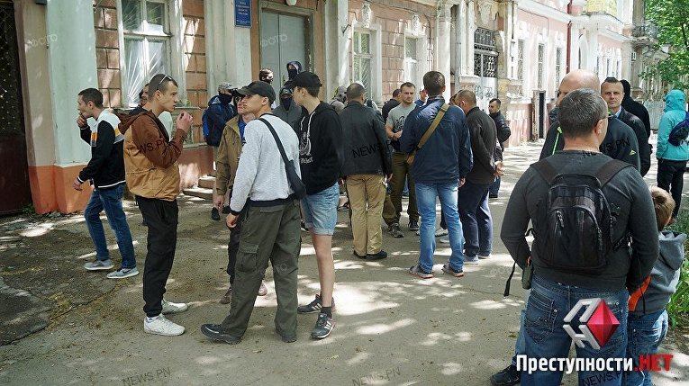Азов ворвался в офис афганцев в Николаеве