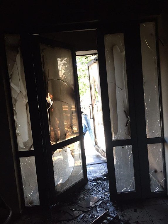 В Днепре подожгли офис Оппозиционного блока