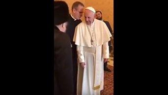 Папа римский встретился и станцевал с хасидами в Ватикане