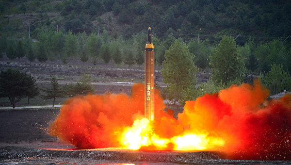 Запуск баллистической ракеты КНДР
