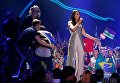Во время выступления Джамалы на сцену вышел завернутый во флаг Австралии фанат и снял штаны, во время финала международного песенного конкурса Евровидение-2017