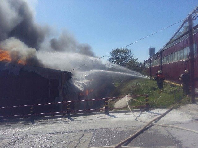 В Киевской области горит Березанская суконная фабрика