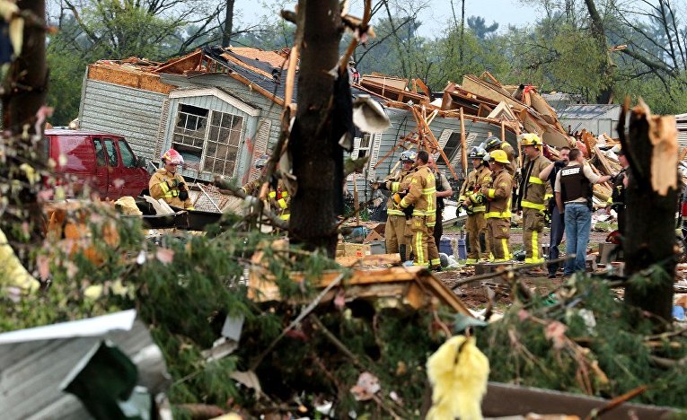 Последствия торнадо в американских Висконсине и Оклахоме: 2 погибших, десятки пострадавших.