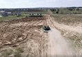 Порошенко показал испытания модернизированных танков Т-80 для ВДВ в зоне АТО. Видео