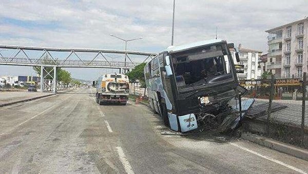 Авария автобуса с членами правящей партии в Турции