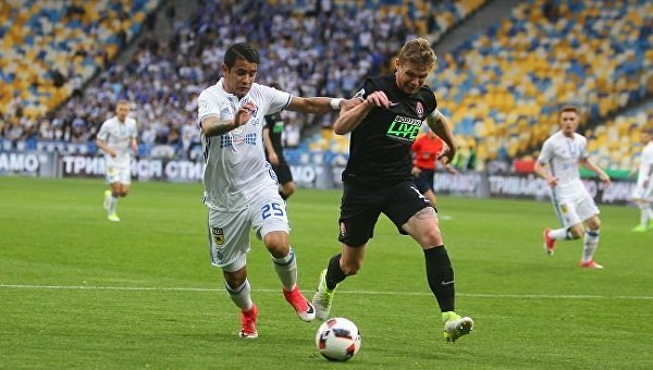 Встреча киевского Динамо с луганской Зарей в 30-м туре чемпионата Украины