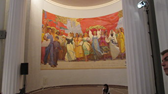 Пресс-конференция Владимира Вятровича в Экспоцентре (бывшая ВДНХ) в Киеве относительно создания Музея монументальной пропаганды СССР