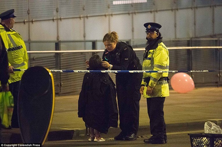 Ребенок, пострадавший при взрыве на стадионе в Манчестере