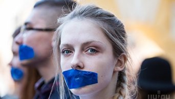 Митинг студентов и школьников в поддержку соцсети ВКонтакте под АПУ
