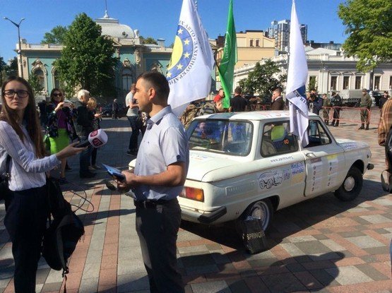 Экологи и автомобилисты протестовали под Радой