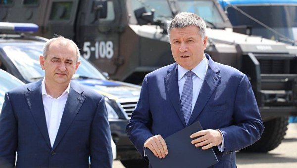 Министр МВД Арсен Аваков и главный военный прокурор Анатолий Матиос