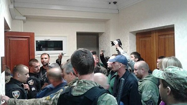Столкновения в здании Киево-Святошинской РГА