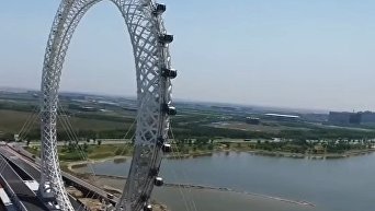 В Китае построили самое большое в мире колесо обозрения. Видео
