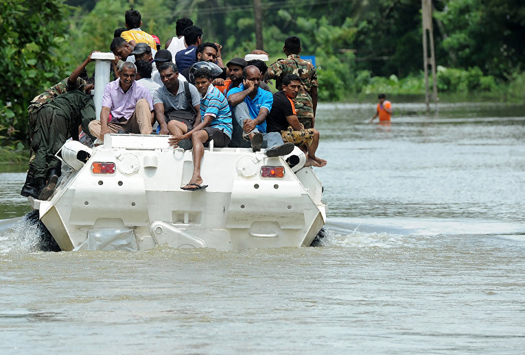 Наводнение и оползни на Шри-Ланке: погибли более 160 человек