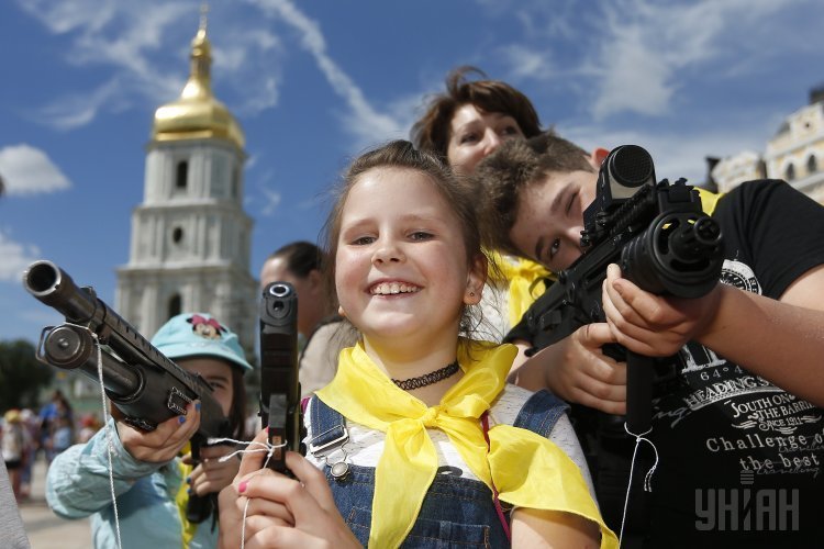 Нацполиция организовала мероприятия ко Дню защиты детей на Софийской площади
