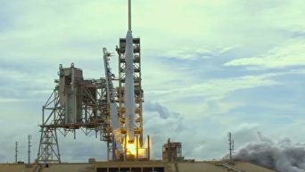 Запуск ракеты-носителя Falcon 9 на мысе Канаверал с кораблем Dragon. Видео