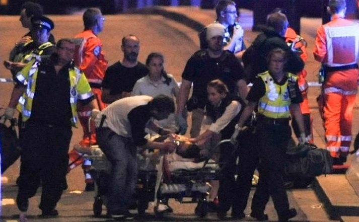 Скотланд-Ярд подтверждает гибель двух человек во время терактов в Лондоне