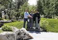 Кличко открыл Сад камней и высадил сакуры в парке Киото