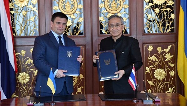 Глава МИД Украины Павел Климкин и глава МИД Таиланда Дон Прамудвин