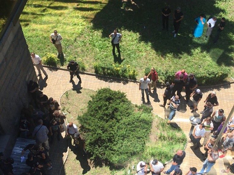 Земельный вопрос. В Одессе протестующие жгут шины и файеры