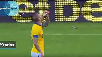 Защитник выпил пиво во время матча и спас команду от поражения в Болгарии