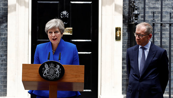 Премьер-министр Великобритании Тереза Май обращается к стране после досрочных парламентских выборов на Даунинг-стрит в Лондоне