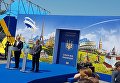 Порошенко на границе со Словакией открыл символическую дверь в ЕС