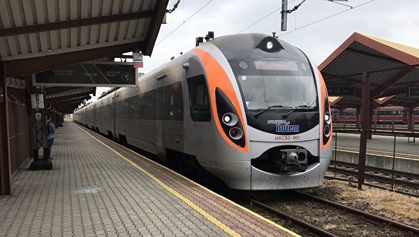 Первый безвизовый поезд прибыл в Перемышль