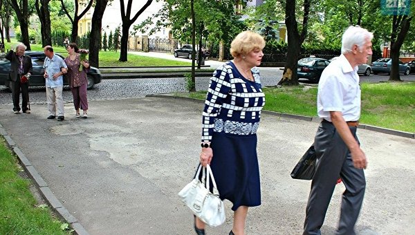 Посетители Генконсульства РФ во Львове