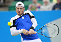 Украинец Илья Марченко играет против британца Лиама Броди на Aegon Open в Великобритании