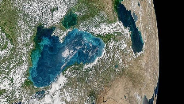Снимок Черного моря со спутника