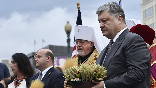 Петр Порошенко в Вашингтоне почтил память жертв Голодомора в Украине