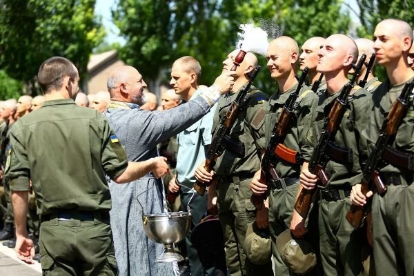 Принятие присяги военнослужащими Нацгвардии в Запорожье
