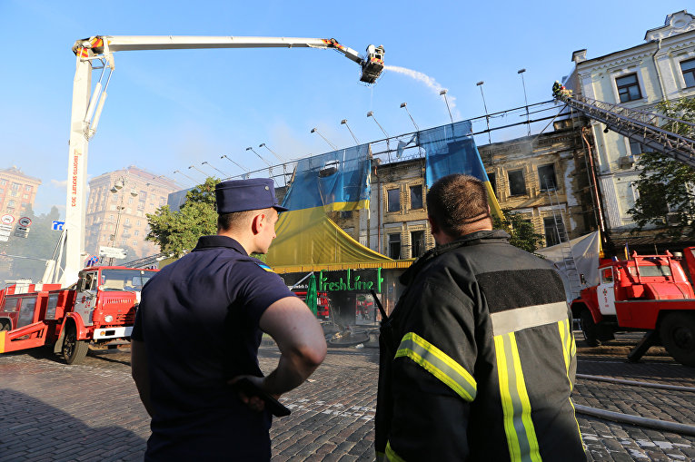 Пожар в центре Киева: к тушению привлекли 85 человек