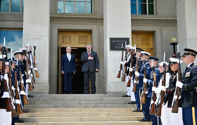 Встреча президента Петра Порошенко с министром обороны США Джеймсом Мэттисом