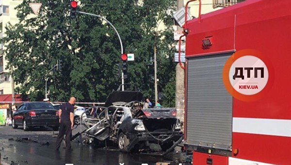 Взрыв автомобиля в Соломенском районе Киева