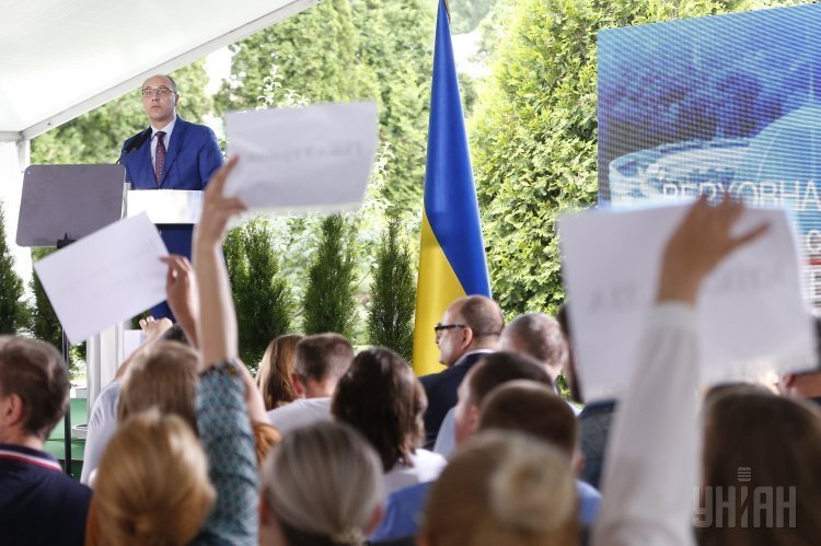 Спикер Верховной Рады Андрей Парубий во время пресс-конференции в Киеве.