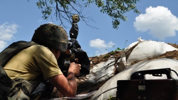 Украинские военные на передовой под Мариуполем
