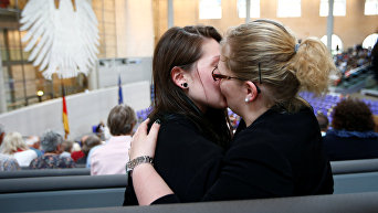 Парламент Германии одобрил однополые браки