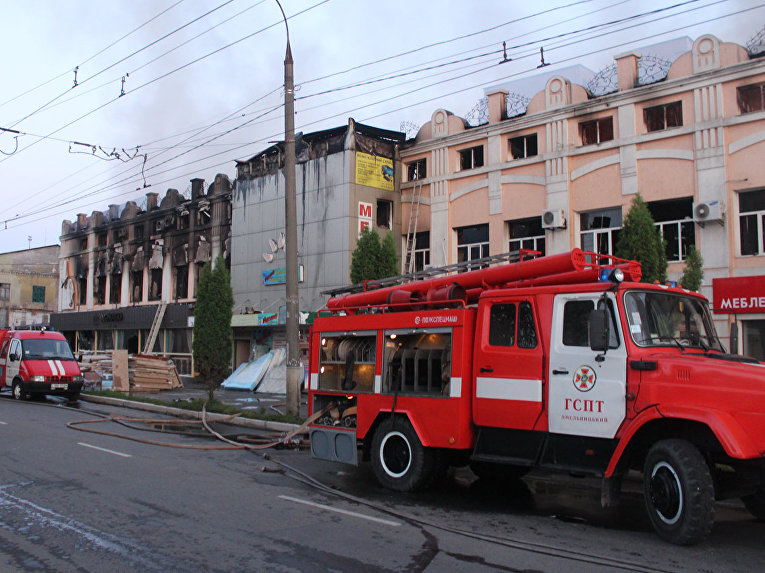 В Хмельницком ночью случился пожар в помещениях мебельной фабрики