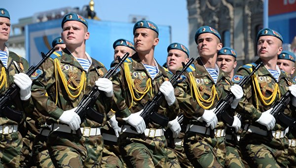 Военнослужащие Вооруженных сил Белоруссии во время генеральной репетиции военного парада в Минске. Архивное фото