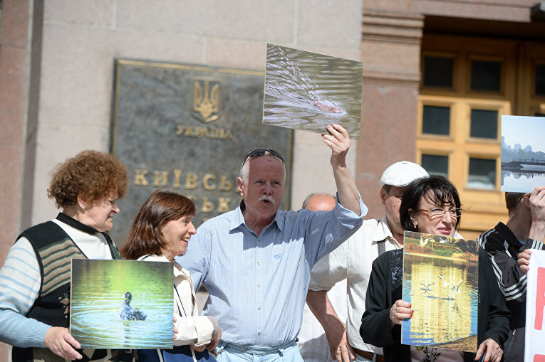 Акция протеста против предложенного КГГА проекта застройки Киева